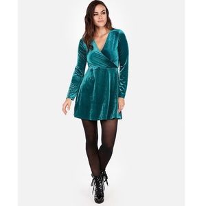 EXPRESS Teal Velvet Wrap Front Mini Dress Size S🔴